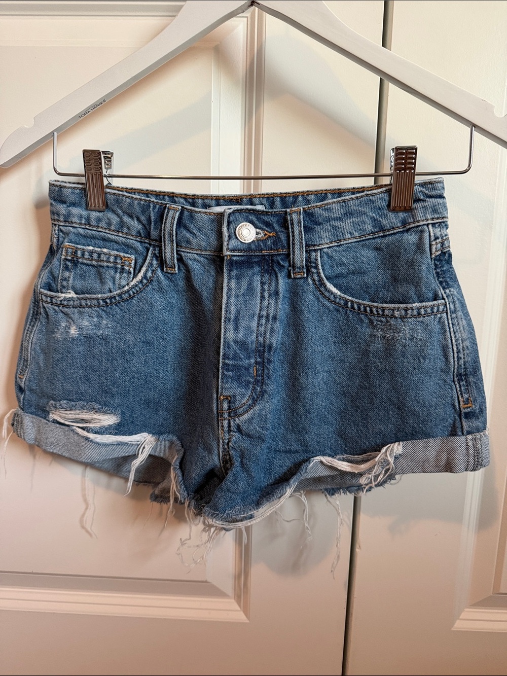 Forever 21 Distressed Denim Jean Shorts in Blue
